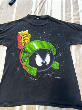 VINTAGE Black Short-Sleeve Tee with Green Marvin the Martian Helmet Graphic